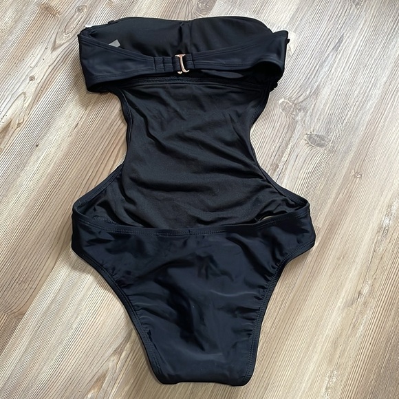 Shade & Shore Ruffle Front Size Monokini One Piece Swimsuit Black Size S NWT - Picture 8 of 12